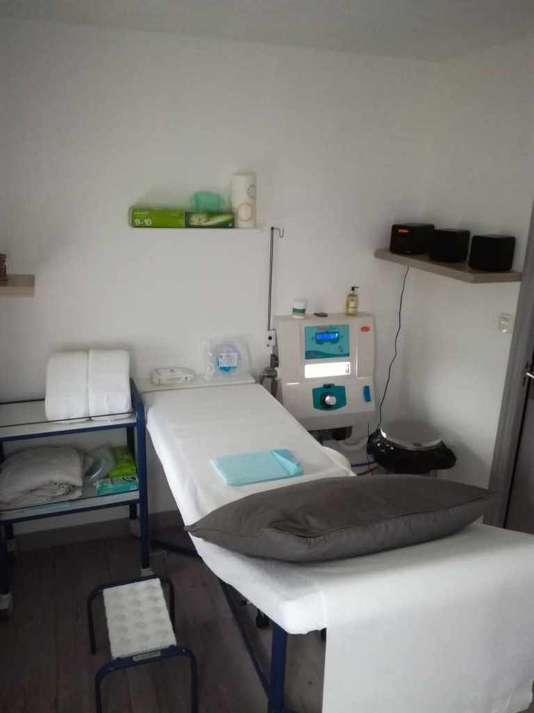 Cabinet irrigation du colon